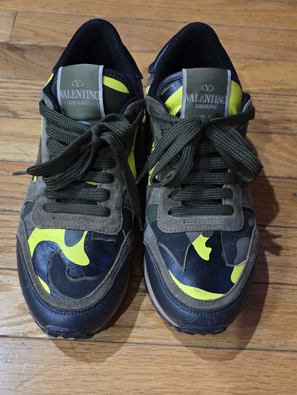 Valentino Garavani Rockrunner Camo Rockstud Sneakers EU 37